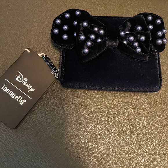 Navy and pearl Minnie Mouse velvet loungefly wallet - Picture 1 of 1